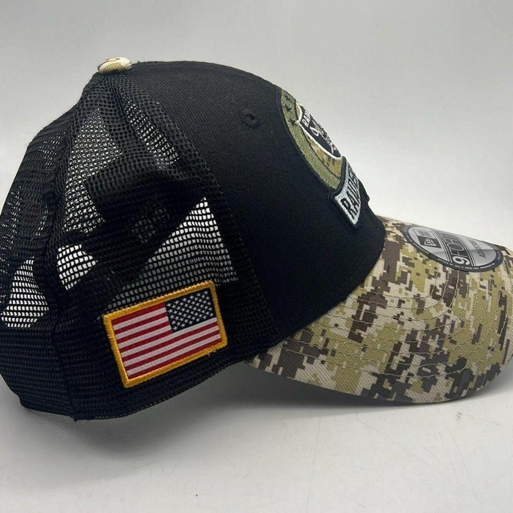Las Vegas Raiders New Era 2022 Salute To Service 9FORTY Snapback Trucker Hat NEW - Picture 2 of 6